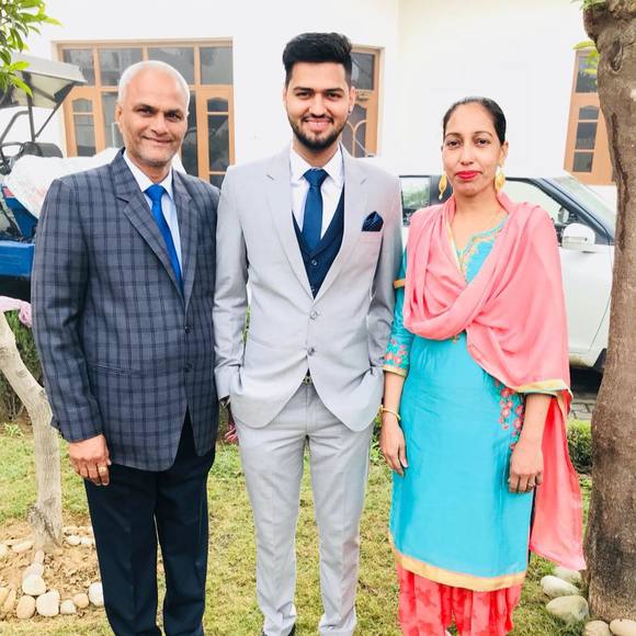 Meet your Posher, Simran - Picture 1 of 1